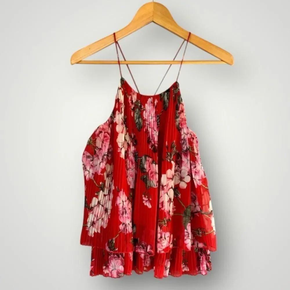 🎉5 for $45🎉 MNG Pleated Top Tank Floral Size S Red